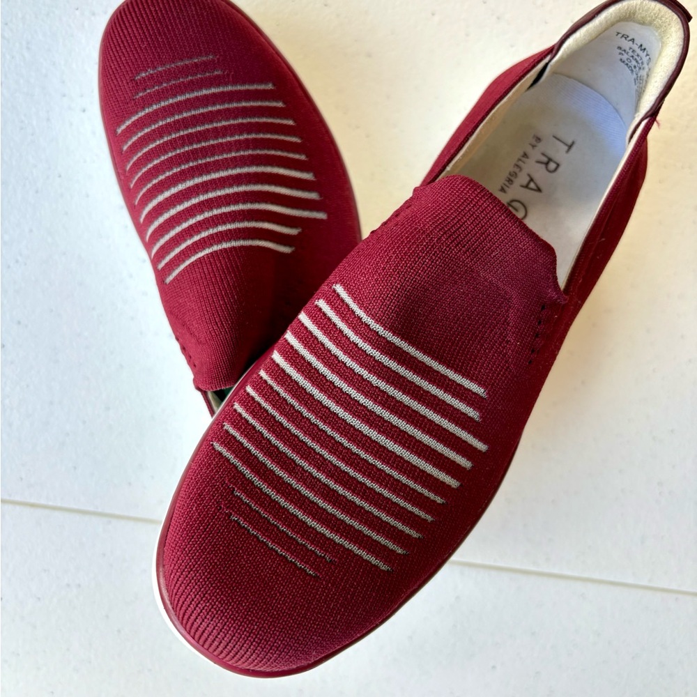 Traq by Alegria Burgundy Mystiq Peeps Platform Slip-On Sneakers Sz 37, 7-7.5 - Picture 7 of 16